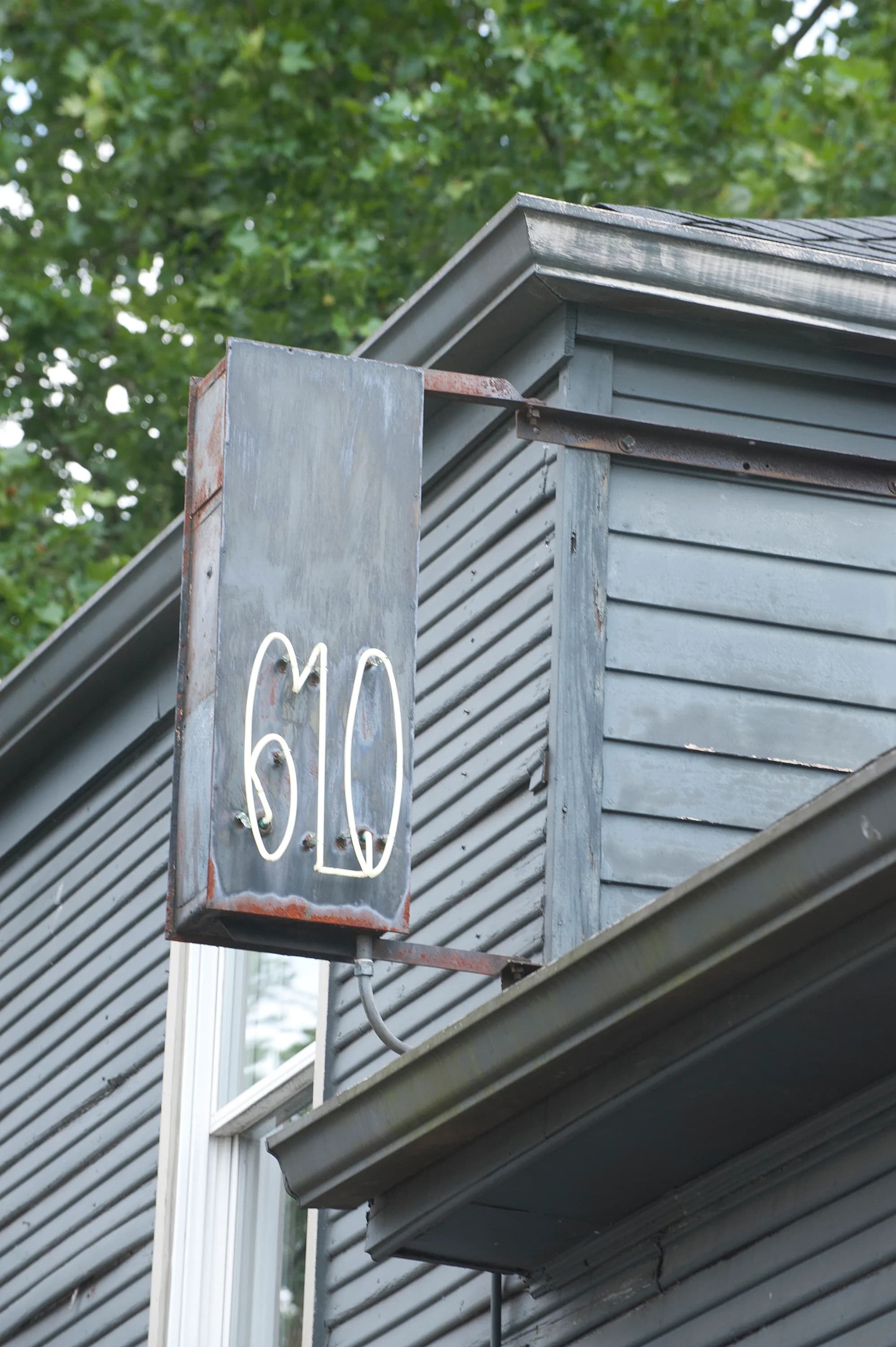 Edward Lee becomes the chef and co-owner of ‘610 Magnolia’ in Louisville, Kentucky